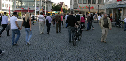 autumn, Bielefeld, bright, casual, crowd, day, Deutschland, eye level view, Nordrhein-Westfalen, people, shady, street, sunny, walking