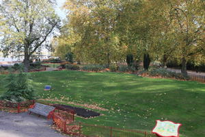 afternoon, autumn, Battersea park, bench, bush, day, elevated, England, grass, leaf, London, park, sunny, The United Kingdom, tree