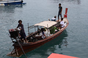 boat, casual, day, diffuse, diffused light, elevated, group, people, sitting, summer, Thailand