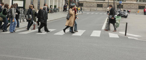 autumn, crossing, day, diffuse, diffused light, eye level view, France, group, Ile-De-France, natural light, Paris, people, side, smart casual, street, walking