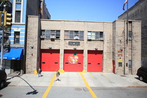 building, day, eye level view, garage, Manhattan, New York, street, sunny, The United States