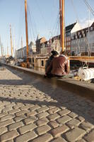 Copenhagen , couple, day, lowered, promenade, sitting, sunny, winter, winter