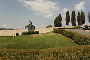 Assisi, below, day, eye level view, garden, Italia , sculpture, summer, sunny, sunshine, Umbria