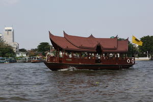 Bangkok, boat, day, diffuse, diffused light, eye level view, Krung Thep Mahanakhon, natural light, river, summer, Thailand