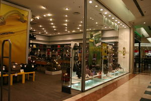 artificial lighting, Bergamo, ceiling, eye level view, interior, Italia , light, Lombardia, retail, shop, shopping centre