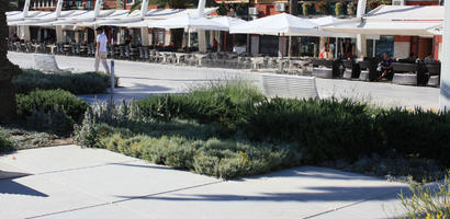 bush, cafe, Croatia, day, eye level view, promenade, shrub, Splitsko-Dalmatinska, summer, sunny