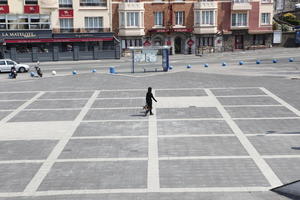 bollard, Boulogne-sur-Mer, bus stop, day, elevated, France, Nord-Pas-de-Calais, pavement, spring, square, sunny