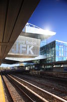 day, eye level view, Manhattan, New York, platform, railway, station, The United States