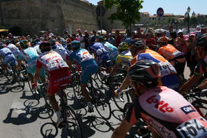 Alghero, bicycle, casual, crowd, cycling, day, eye level view, Italia , people, Sardegna, street, sunny