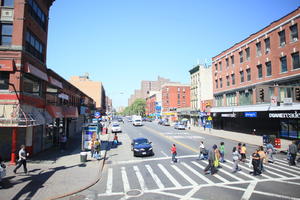 building, car, crossing, day, elevated, Manhattan, New York, people, standing, street, summer, sunny, The United States, walking