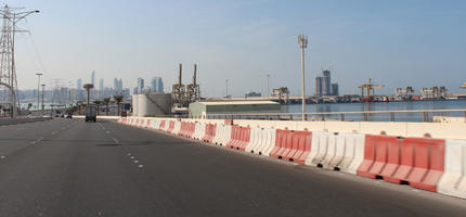 city, day, direct sunlight, Dubai, Dubayy, eye level view, highway, motorway, natural light, sunlight, sunny, sunshine, The United Arab Emirates