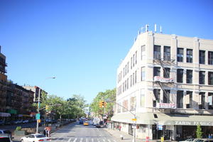 building, day, elevated, facade, Manhattan, New York, street, sunny, The United States, traffic light