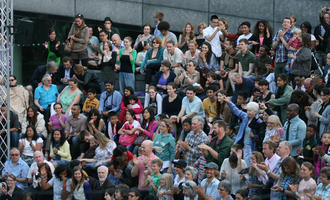 casual, crowd, day, diffuse, diffused light, elevated, England, London, people, sitting, summer, The United Kingdom