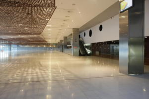 artificial lighting, Barcelona, Cataluña, ceiling, escalator, eye level view, floor, indoor lighting, interior, reflected, Spain