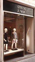 day, eye level view, Italia , Lazio, mannequin, retail, Rome, shop, shopfronts, summer, sunny