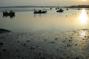 boat, Christchurch, day, dusk, England, eye level view, seascape, silhouette, The United Kingdom