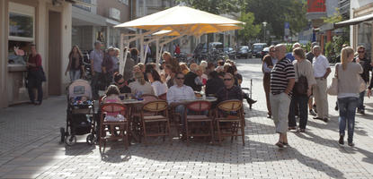 autumn, Bielefeld, bright, cafe, casual, chair, day, Deutschland, eye level view, furniture, Nordrhein-Westfalen, people, sitting, standing, sunny, umbrella