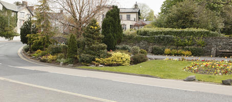 ambient light, bush, cloudy, day, diffuse, diffused light, eye level view, garden, noon, overcast, plant, Scotland, shrub, spring, street, The United Kingdom, vegetation