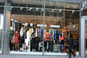 3-point perspective, architecture, day, England, eye level view, London, mannequin, natural light, people, shop, shopfronts, The United Kingdom, walking, winter, woman