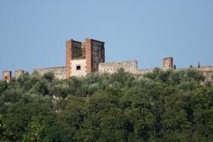 day, direct sunlight, eye level view, fortress, Italia , natural light, summer, sunny, tree, Veneto, Verona