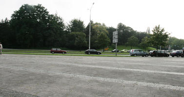 afternoon, Braunschweig, car, day, Deutschland, eye level view, natural light, Niedersachsen, pavement, summer, tree, vegetation