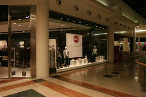 artificial lighting, Bergamo, eye level view, interior, Italia , Lombardia, retail, shop, shopping centre