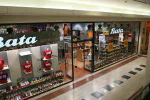 artificial lighting, Bergamo, elevated, interior, Italia , Lombardia, retail, shop, shopping centre