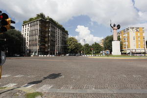 autumn, building, day, eye level view, Italia , Lombardia, monument, pavement, Pavia, residential, roof garden, roundabout, street, sunny