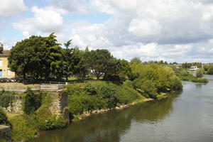 Aquitaine, bank, Bergerac, broad-leaf tree, broad-leaved tree, bush, day, elevated, France, river, shrub, spring, sunny