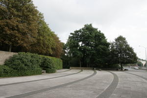 afternoon, Braunschweig, bush, day, Deutschland, eye level view, natural light, Niedersachsen, park, pavement, summer, tree, vegetation