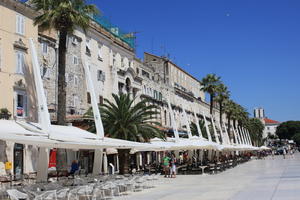 cafe, chair, Croatia, day, eye level view, furniture, Splitsko-Dalmatinska, summer, sunny, table