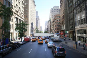 building, bus, car, day, elevated, Manhattan, New York, street, sunny, taxi, The United States, tree, vegetation