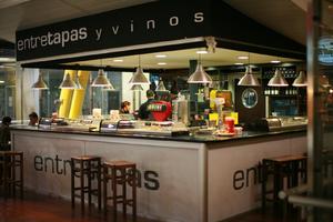 artificial lighting, autumn, cafe, evening, eye level view, indoor lighting, Madrid, Spain